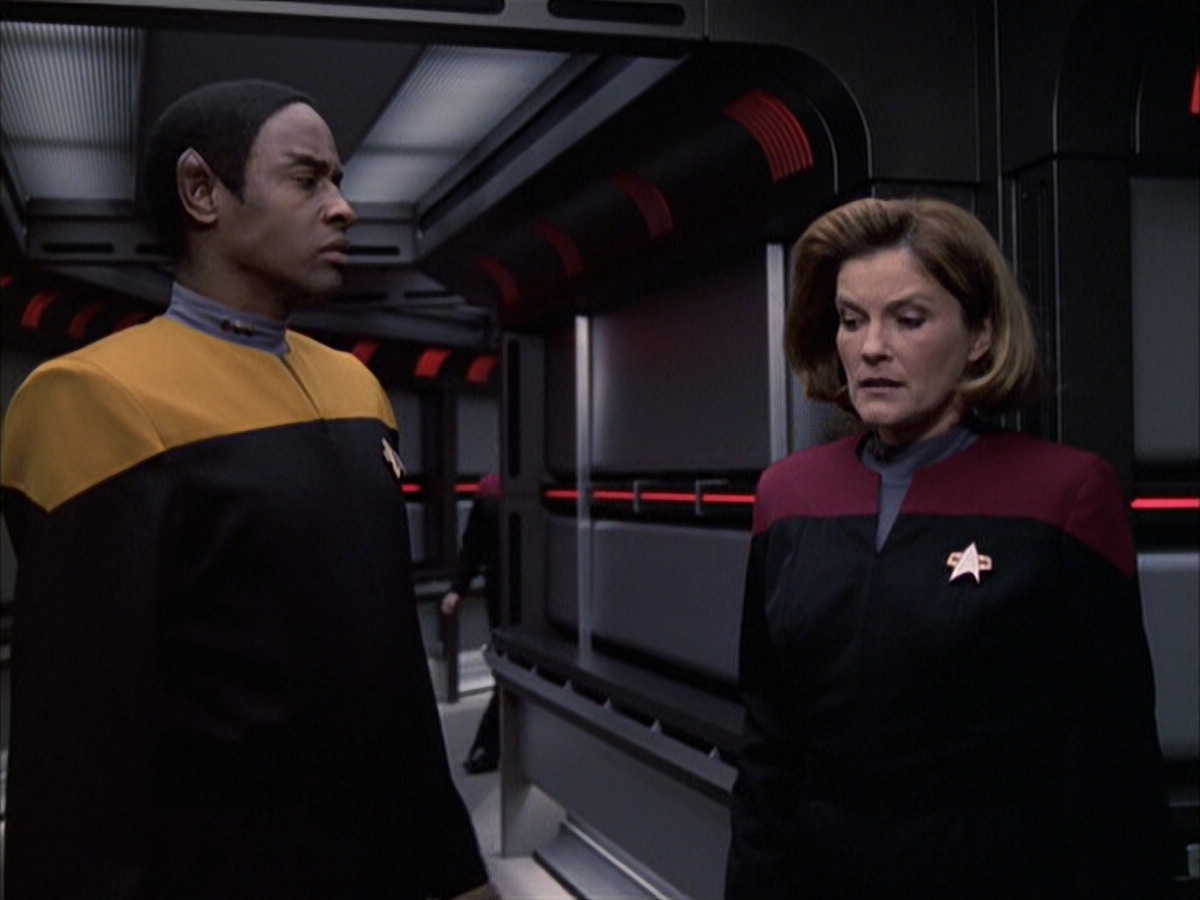 extant_StarTrek_VOY_6x16-Collective_02695.jpg