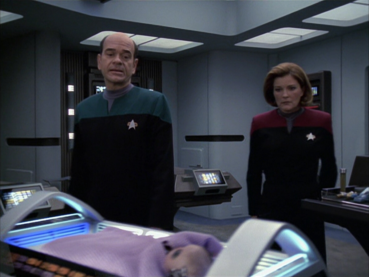 extant_StarTrek_VOY_6x16-Collective_02707.jpg