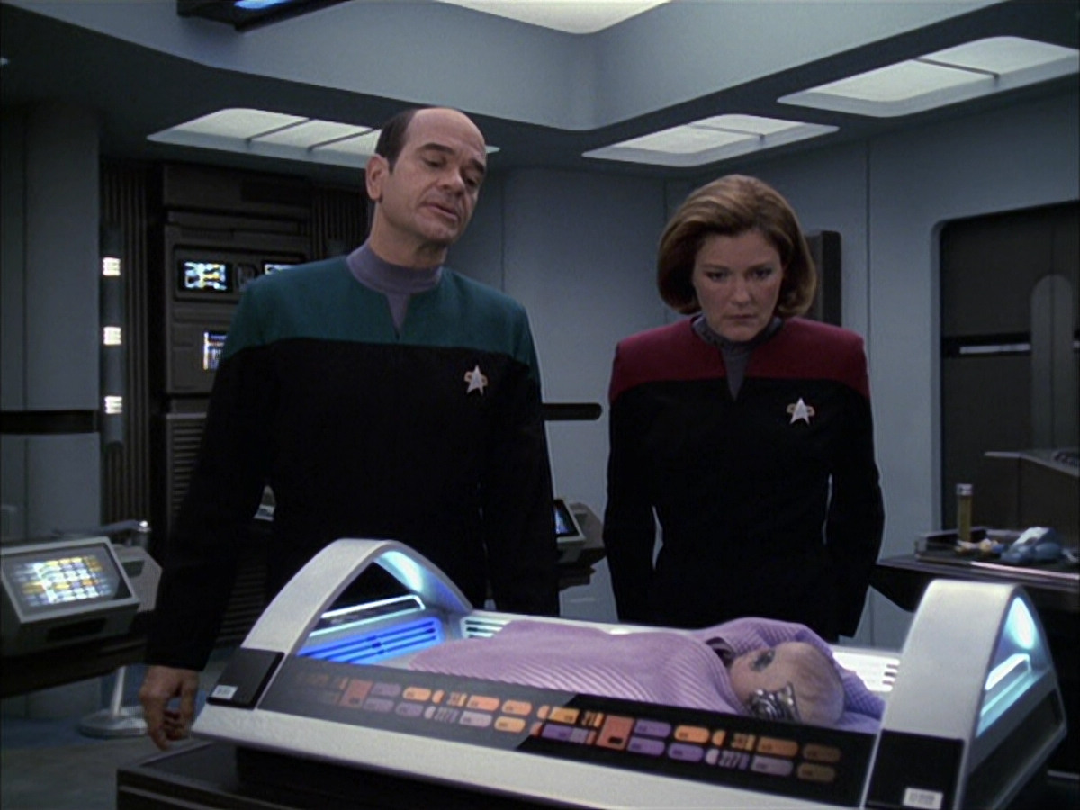 extant_StarTrek_VOY_6x16-Collective_02709.jpg