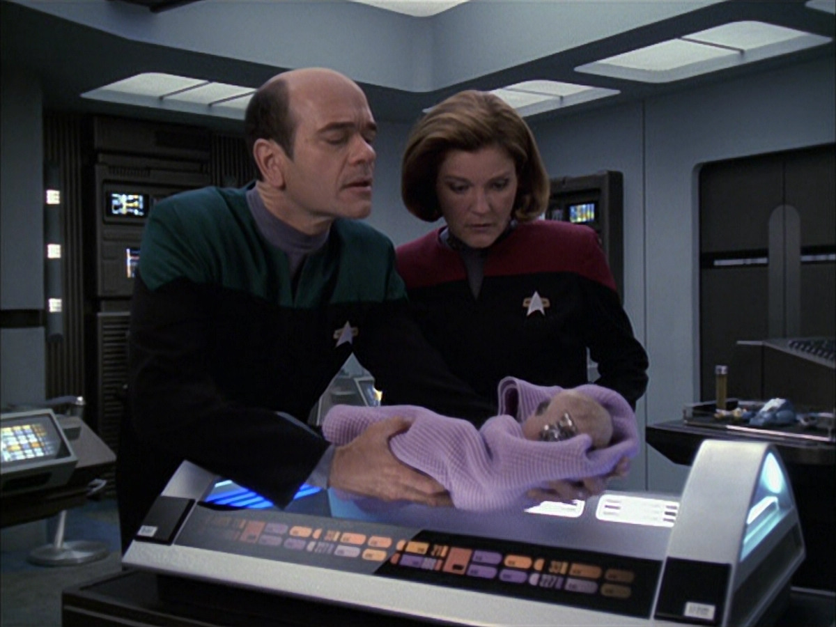 extant_StarTrek_VOY_6x16-Collective_02741.jpg