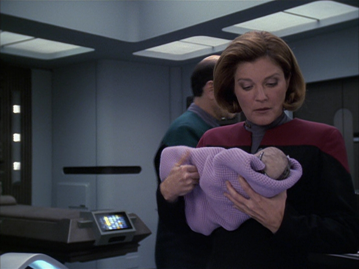 extant_StarTrek_VOY_6x16-Collective_02752.jpg