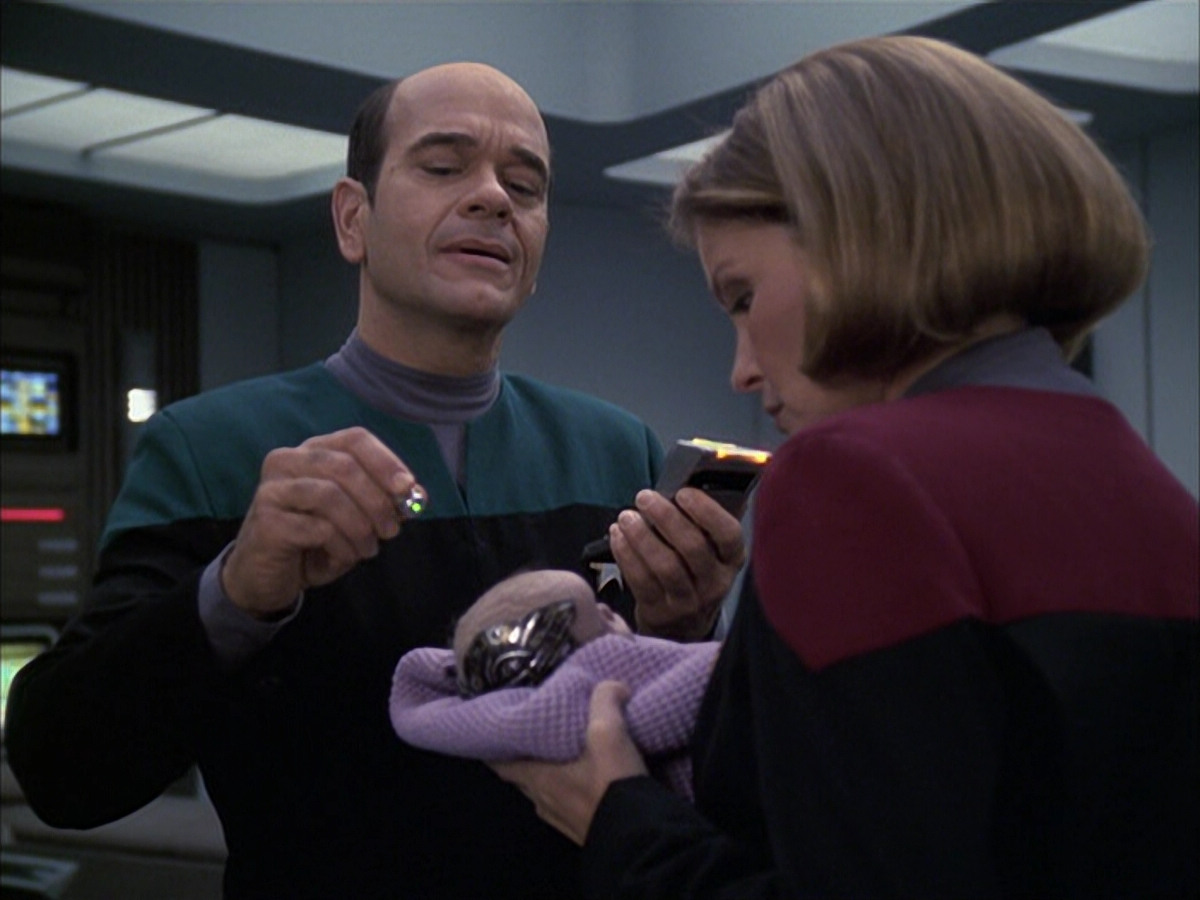 extant_StarTrek_VOY_6x16-Collective_02758.jpg