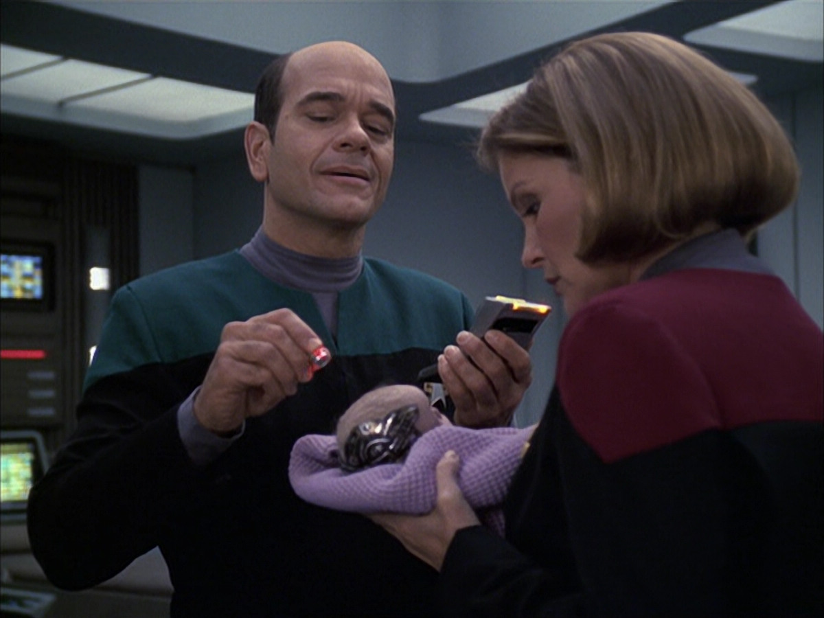 extant_StarTrek_VOY_6x16-Collective_02759.jpg