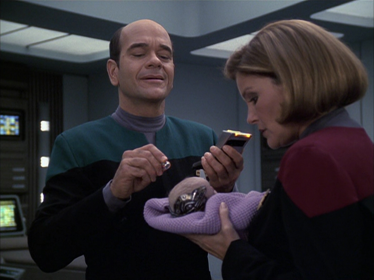 extant_StarTrek_VOY_6x16-Collective_02760.jpg