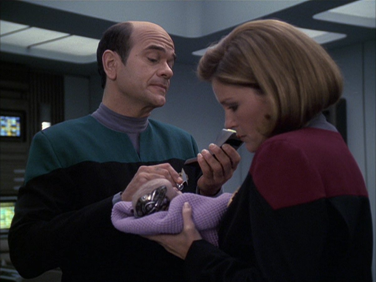 extant_StarTrek_VOY_6x16-Collective_02764.jpg