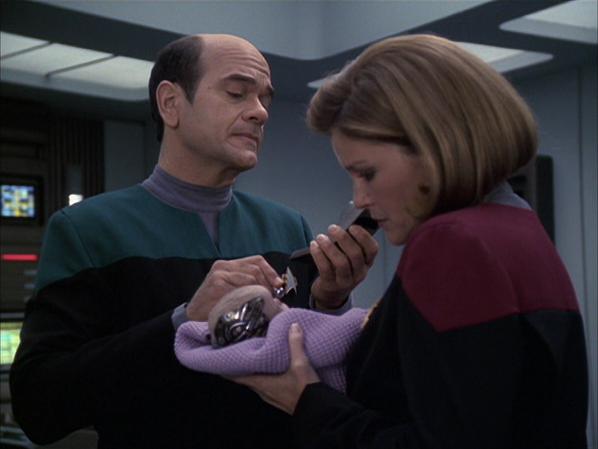 extant_StarTrek_VOY_6x16-Collective_02765.jpg