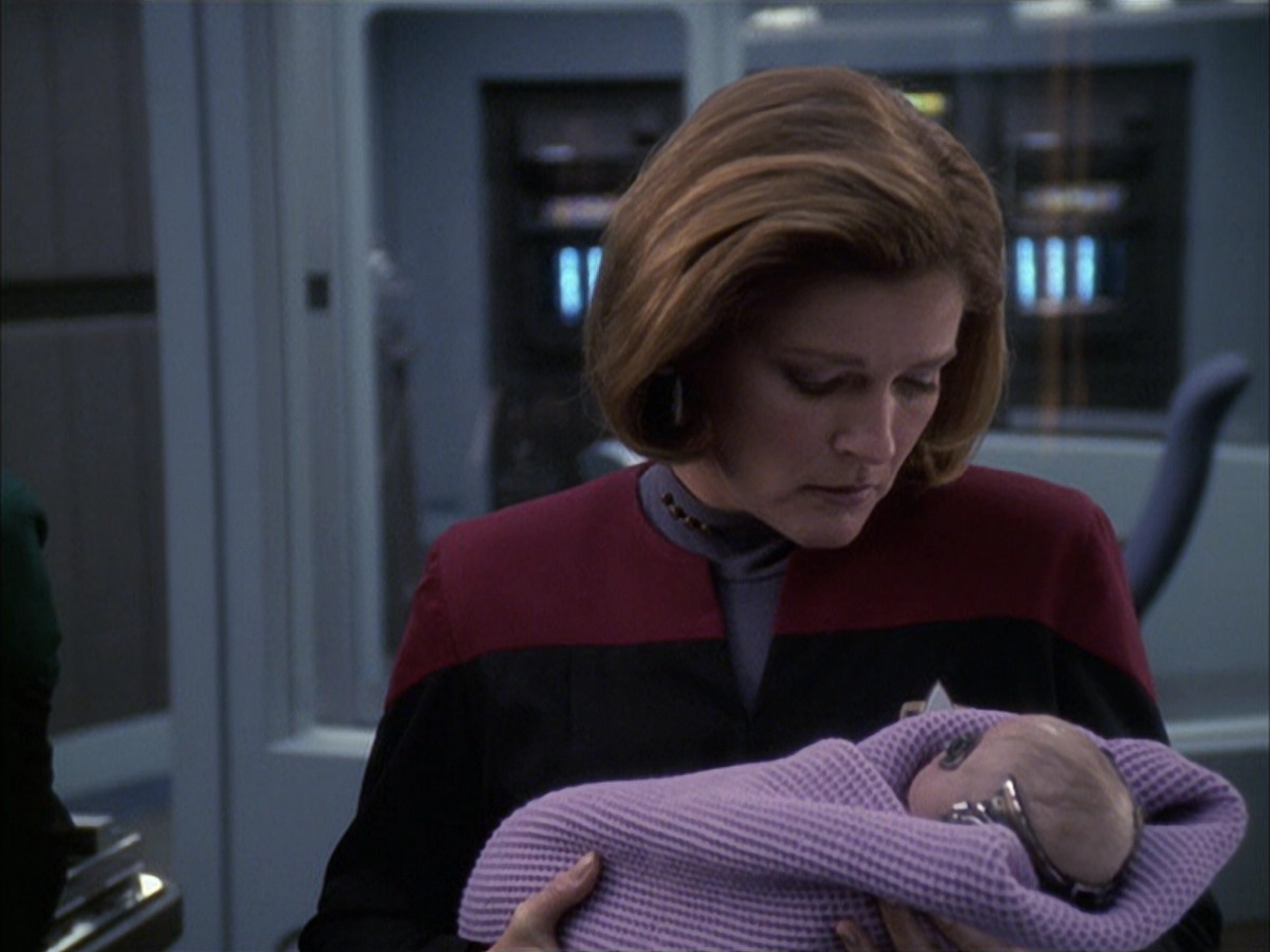 extant_StarTrek_VOY_6x16-Collective_02774.jpg