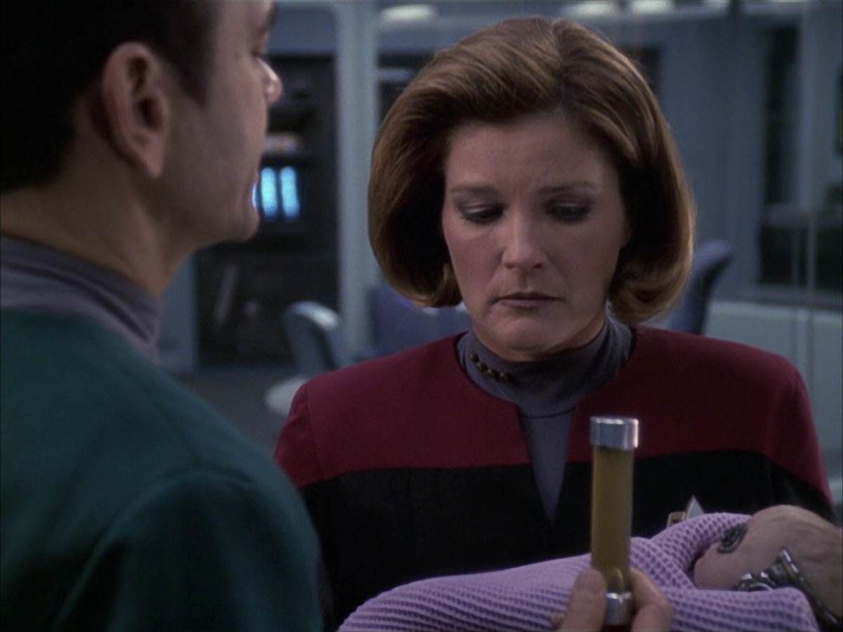 extant_StarTrek_VOY_6x16-Collective_02779.jpg