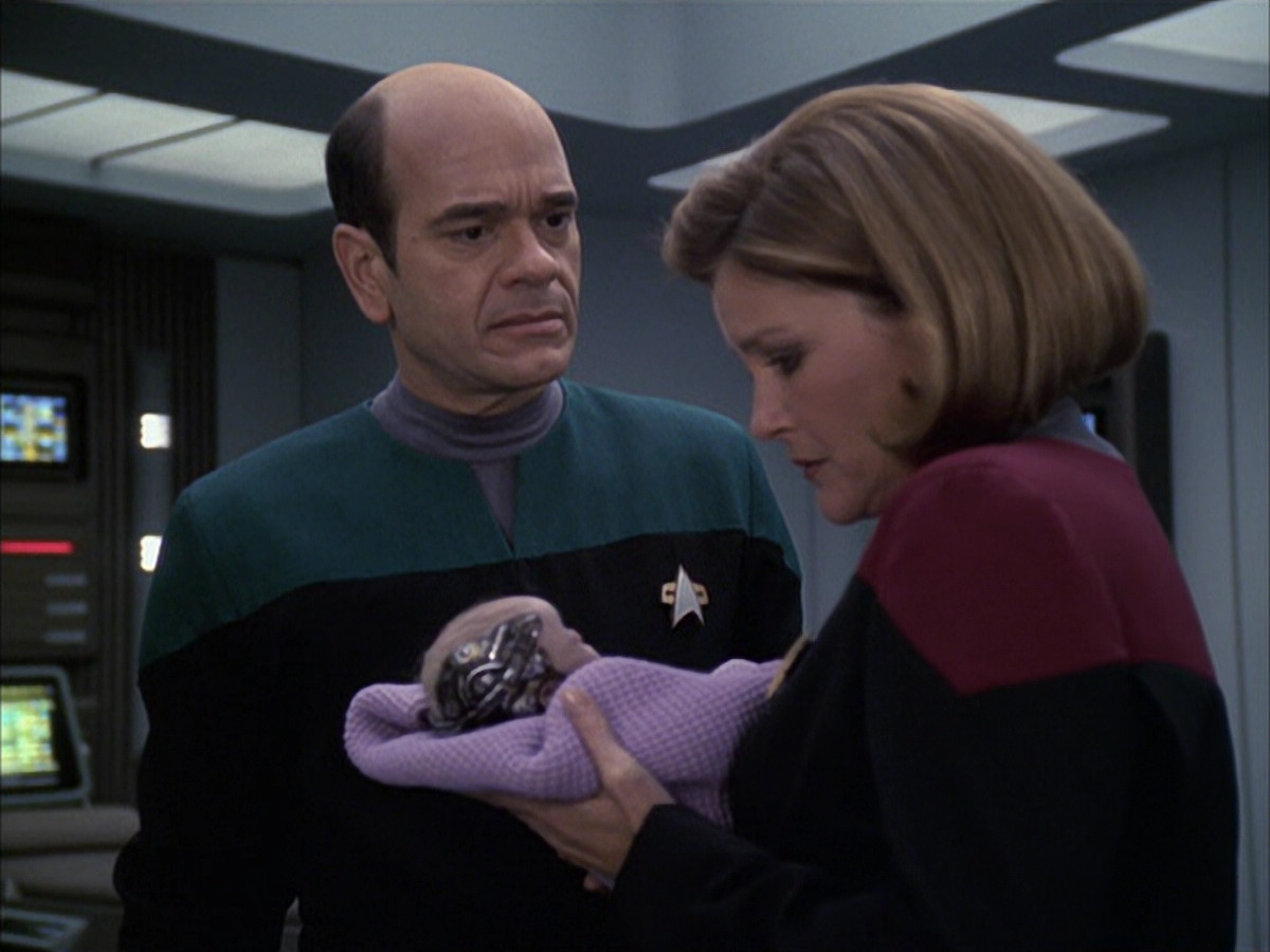 extant_StarTrek_VOY_6x16-Collective_02796.jpg