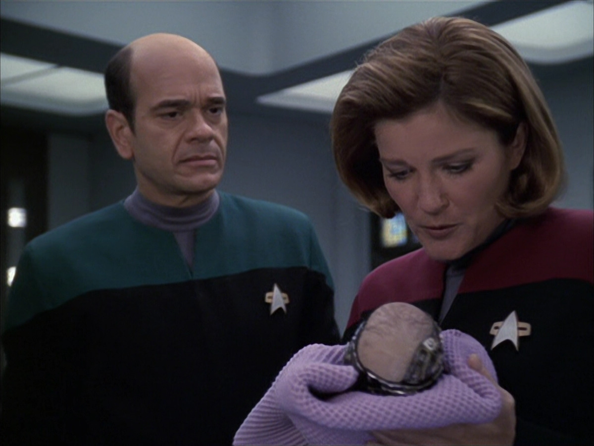 extant_StarTrek_VOY_6x16-Collective_02799.jpg