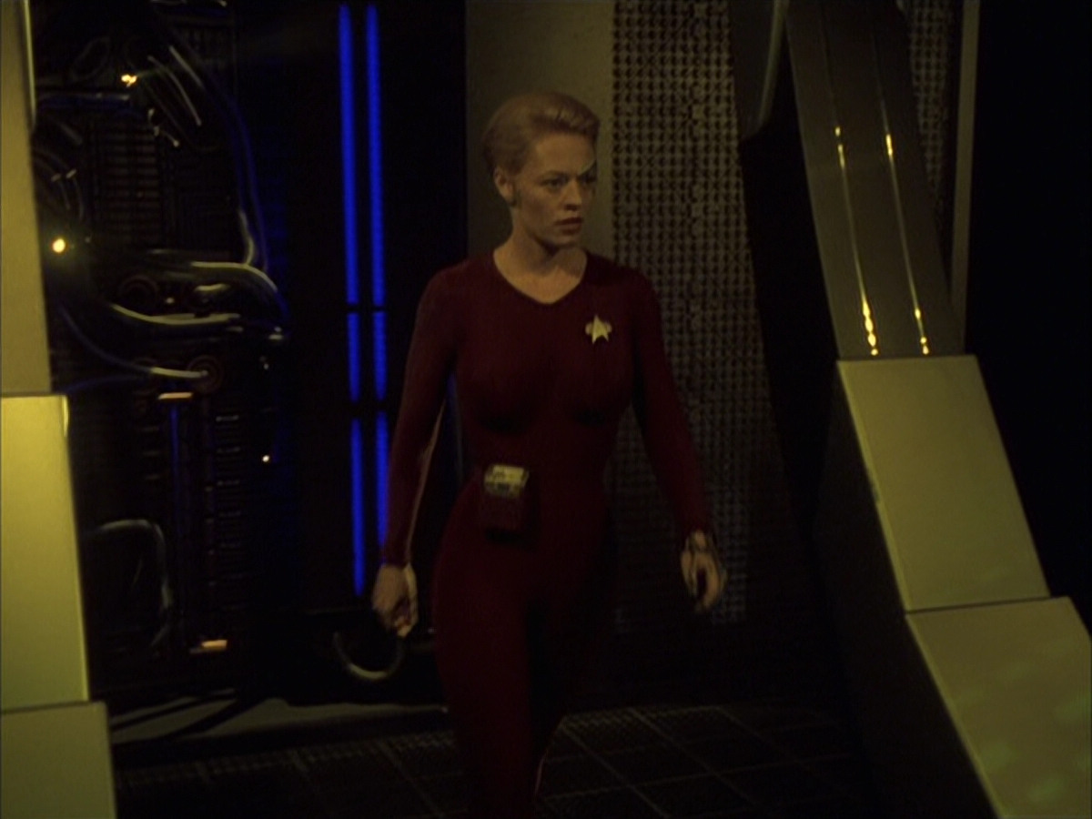 extant_StarTrek_VOY_6x16-Collective_02807.jpg