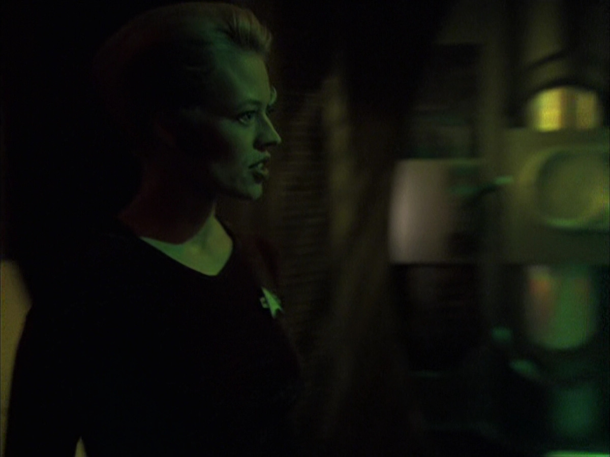 extant_StarTrek_VOY_6x16-Collective_02809.jpg