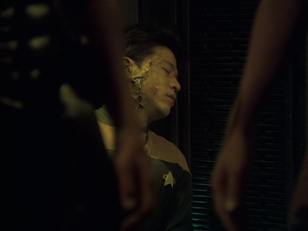 extant_StarTrek_VOY_6x16-Collective_02831.jpg