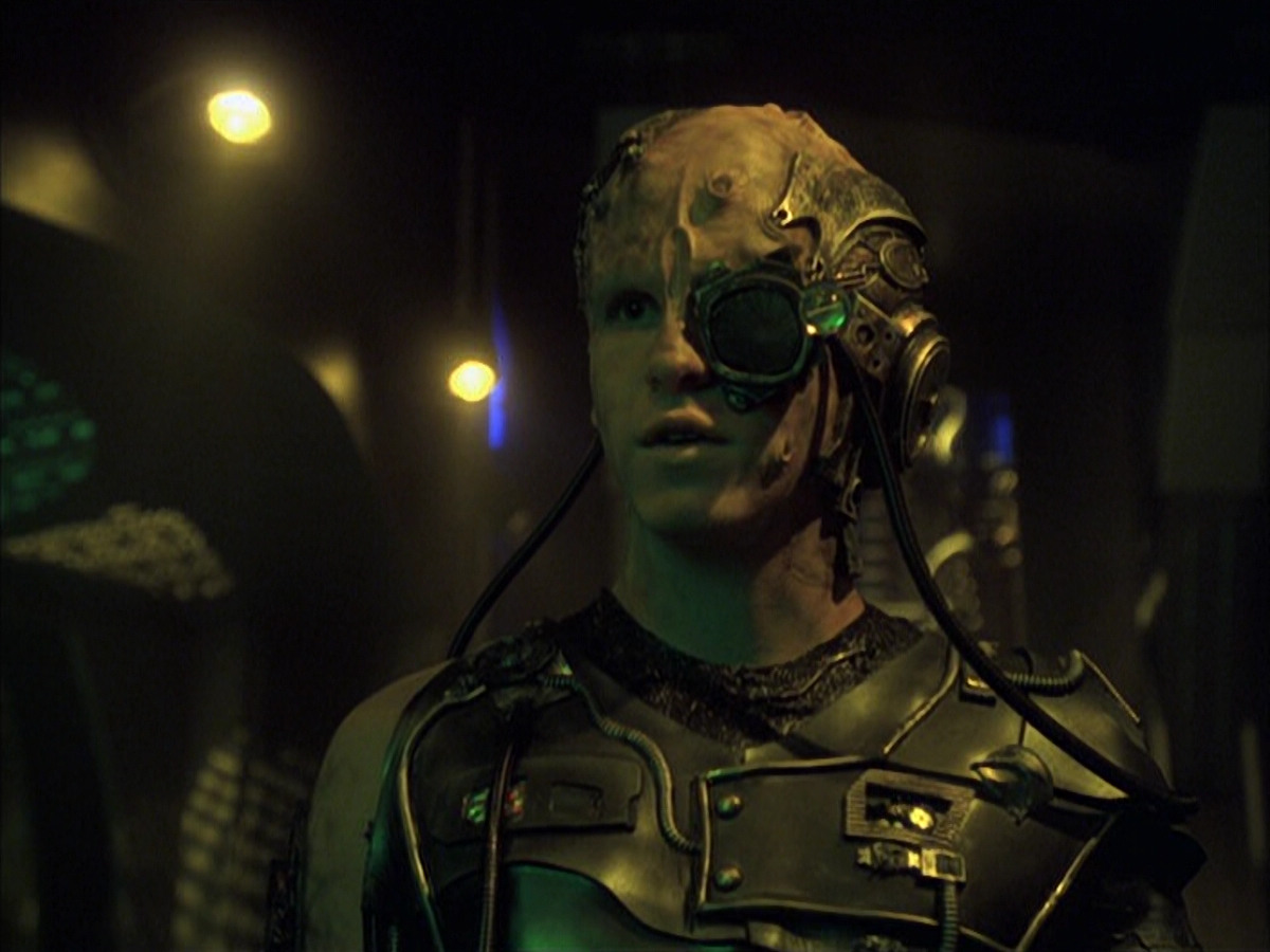 extant_StarTrek_VOY_6x16-Collective_02850.jpg