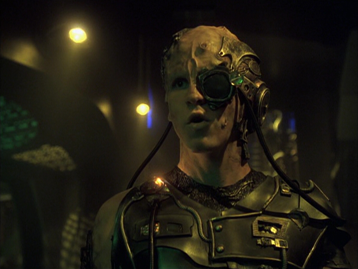 extant_StarTrek_VOY_6x16-Collective_02859.jpg