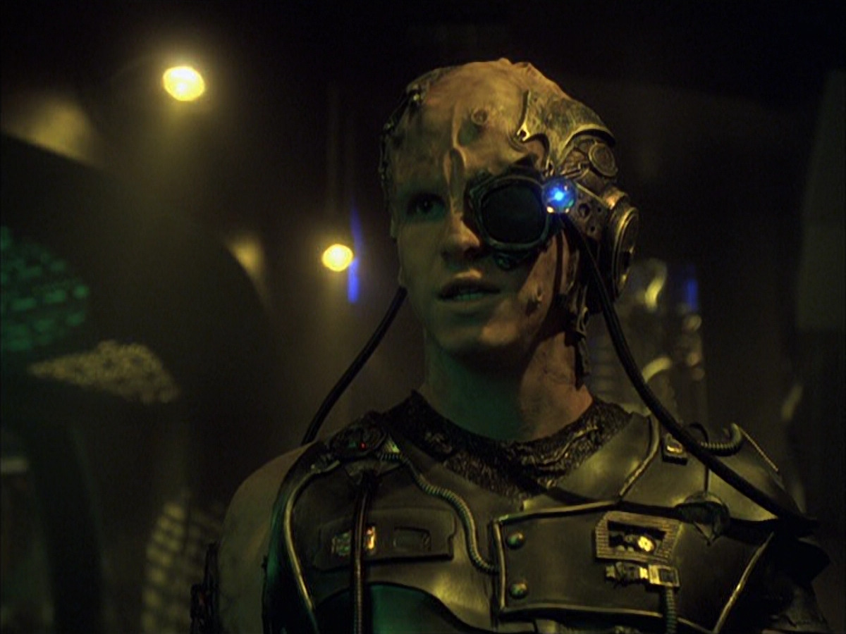 extant_StarTrek_VOY_6x16-Collective_02860.jpg