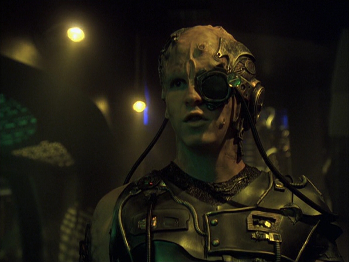 extant_StarTrek_VOY_6x16-Collective_02863.jpg