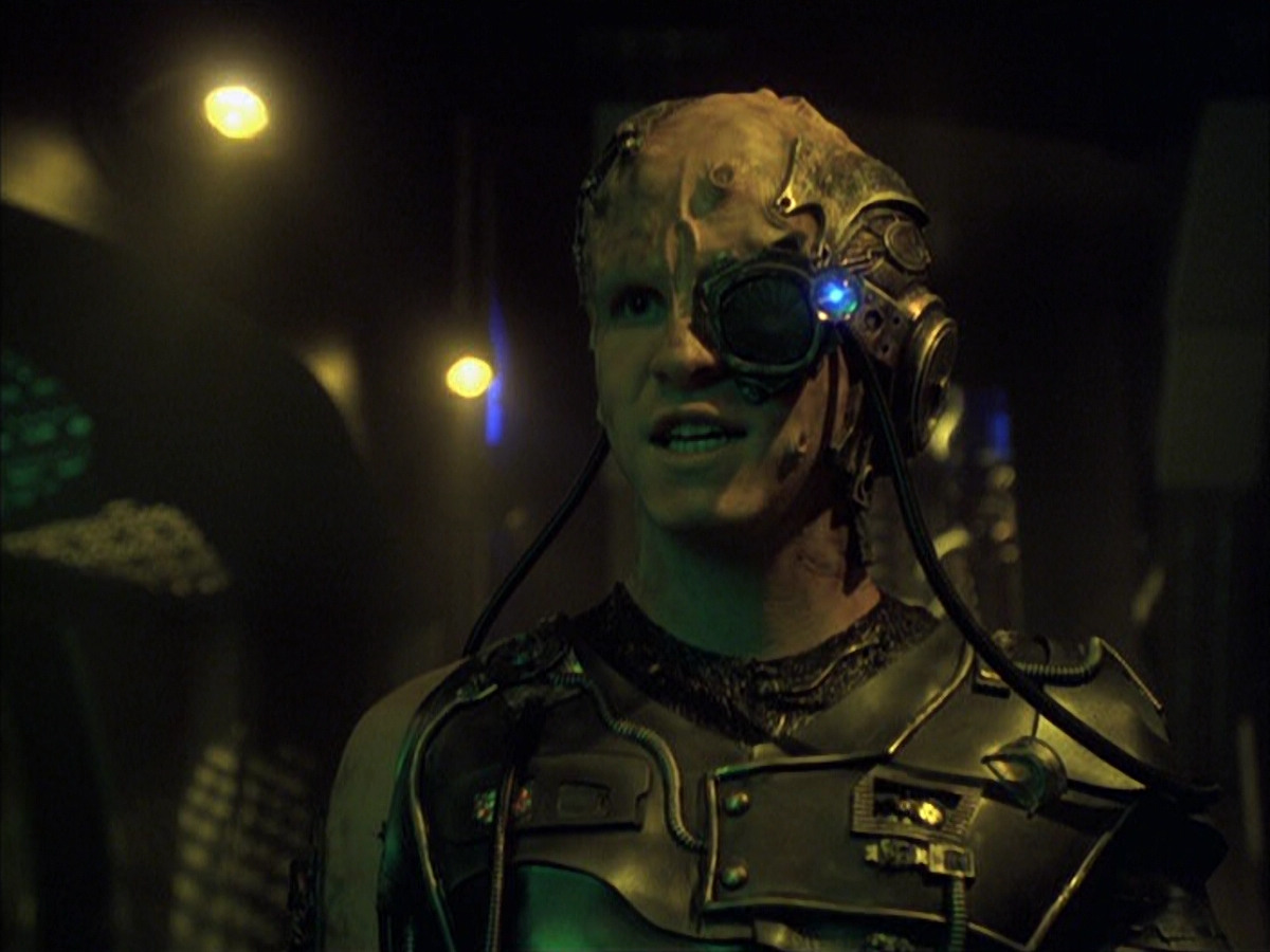 extant_StarTrek_VOY_6x16-Collective_02872.jpg
