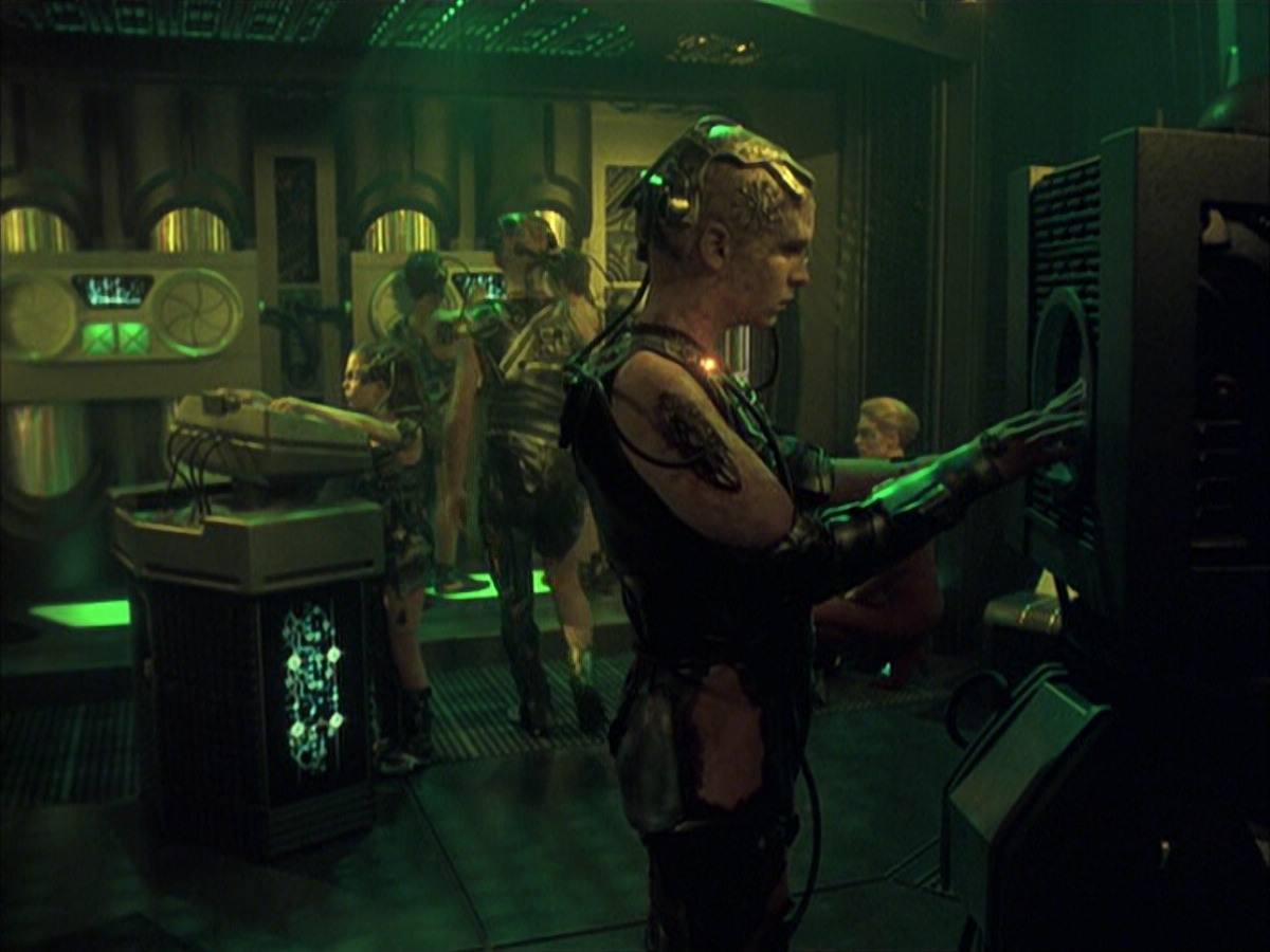 extant_StarTrek_VOY_6x16-Collective_02955.jpg