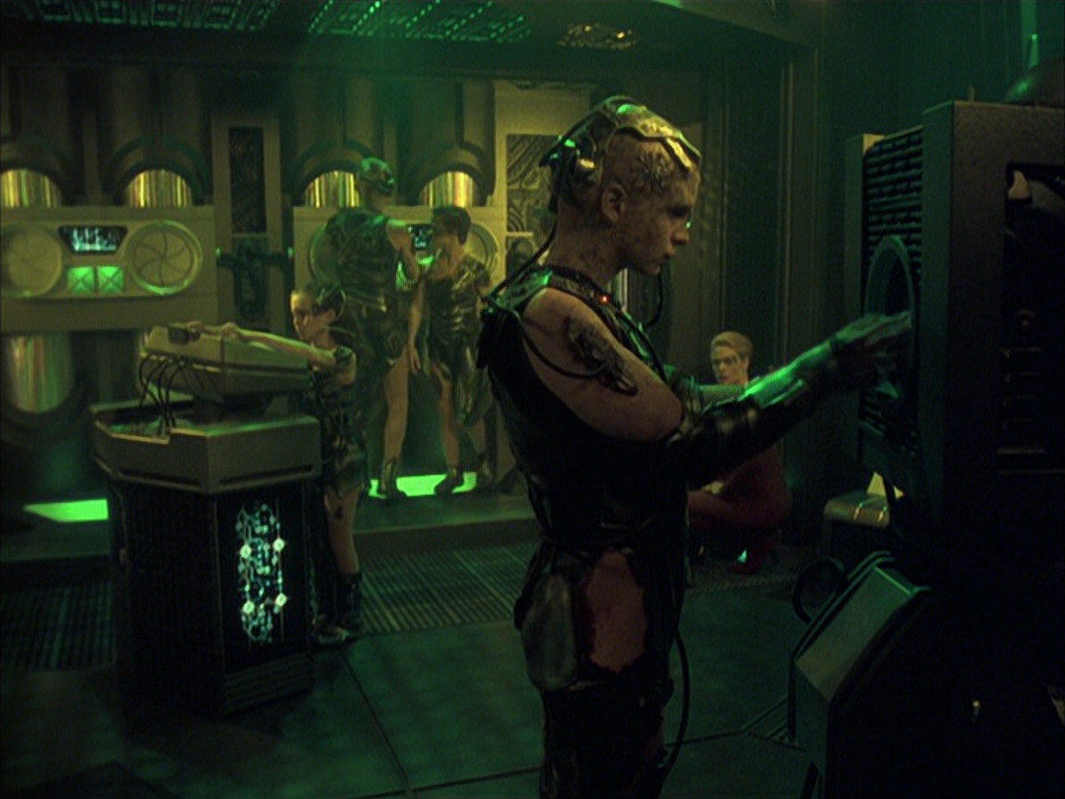 extant_StarTrek_VOY_6x16-Collective_02958.jpg