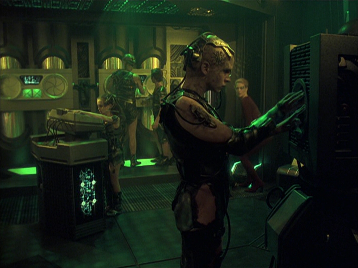 extant_StarTrek_VOY_6x16-Collective_02959.jpg
