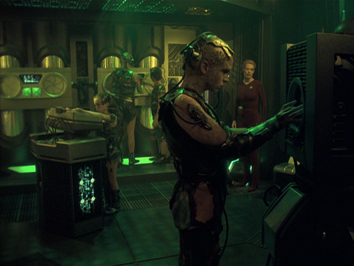 extant_StarTrek_VOY_6x16-Collective_02962.jpg
