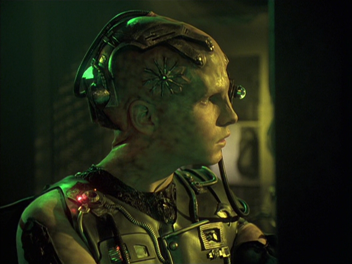extant_StarTrek_VOY_6x16-Collective_02967.jpg