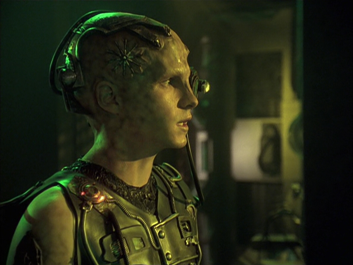 extant_StarTrek_VOY_6x16-Collective_02970.jpg