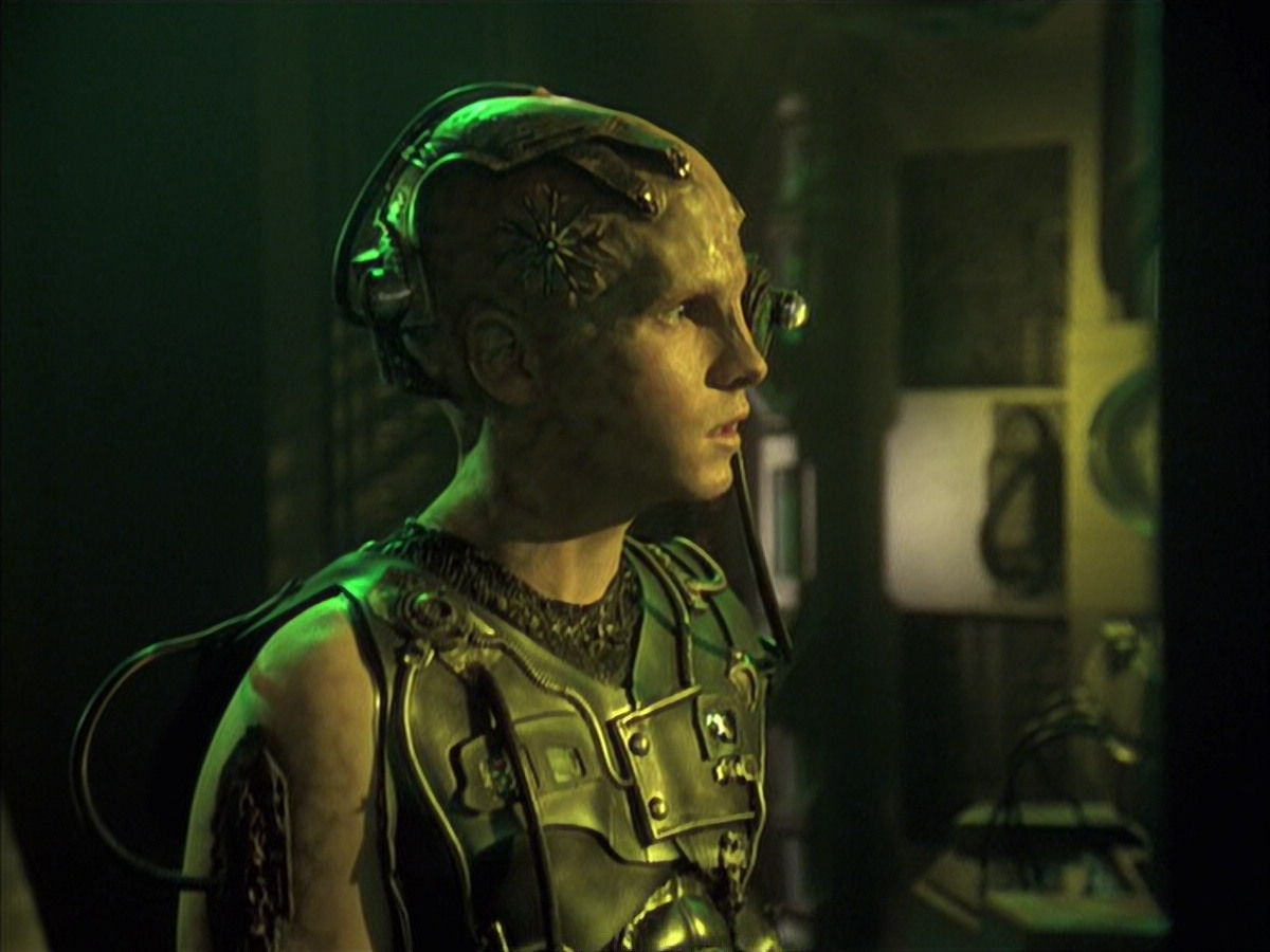 extant_StarTrek_VOY_6x16-Collective_02971.jpg