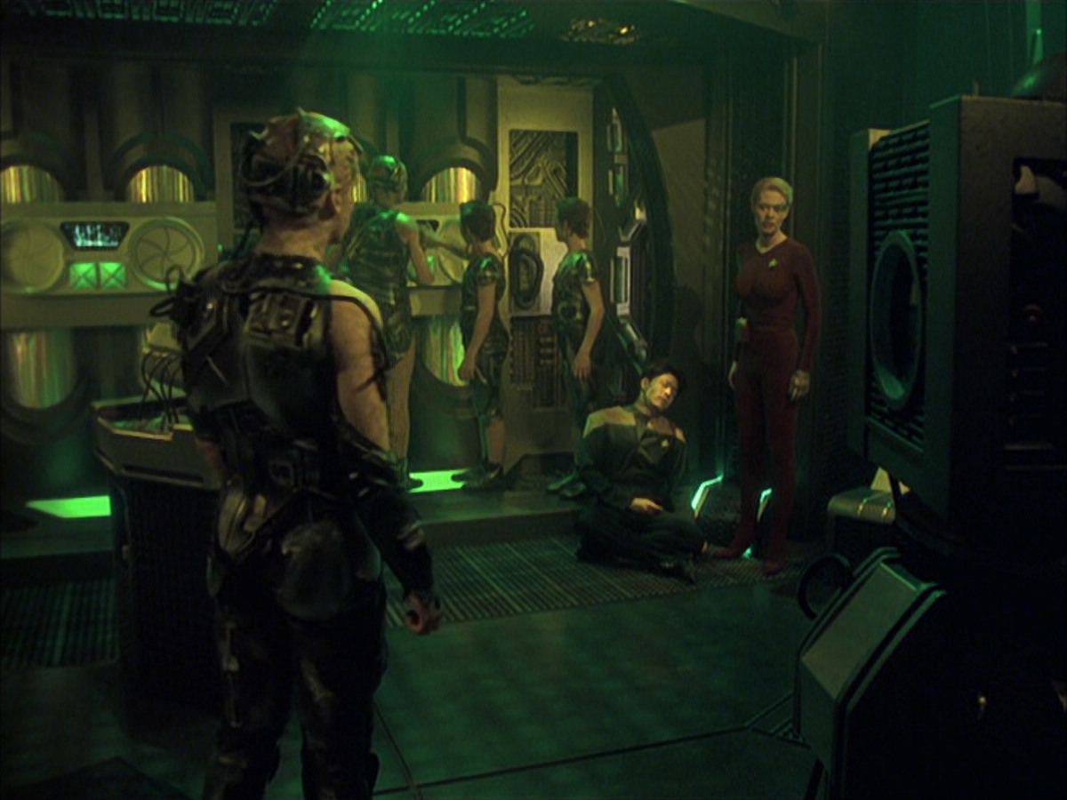 extant_StarTrek_VOY_6x16-Collective_02973.jpg