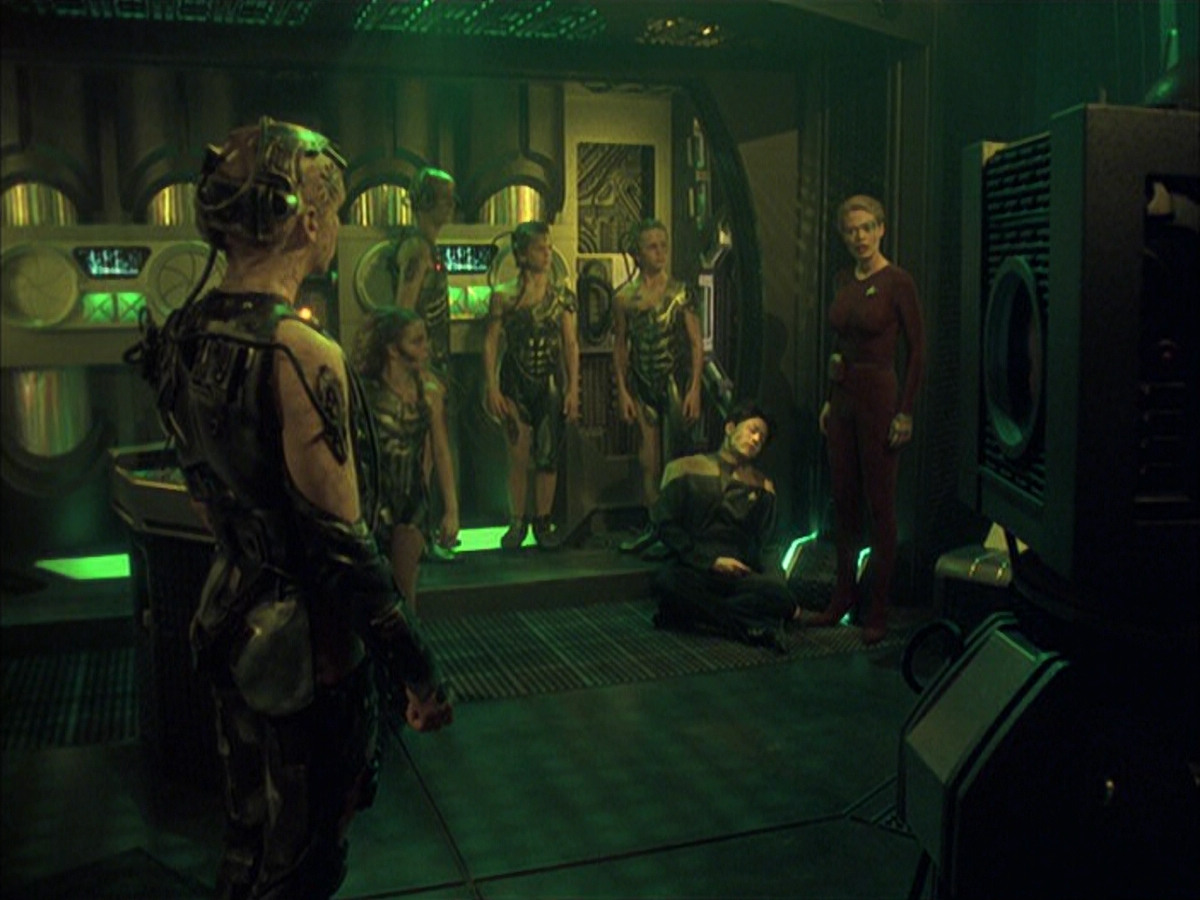 extant_StarTrek_VOY_6x16-Collective_02983.jpg