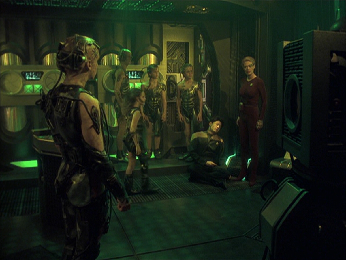 extant_StarTrek_VOY_6x16-Collective_02985.jpg