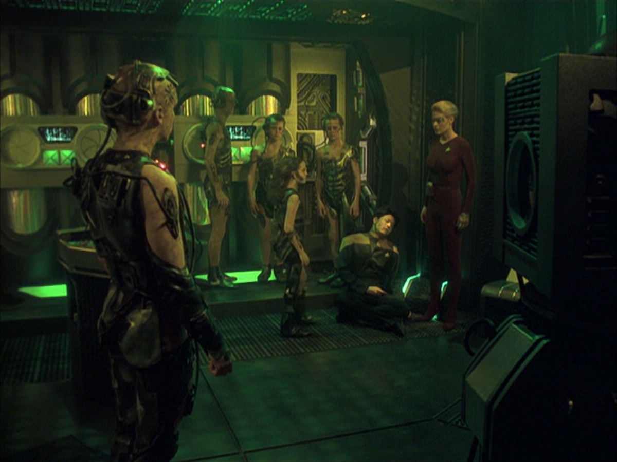 extant_StarTrek_VOY_6x16-Collective_02986.jpg