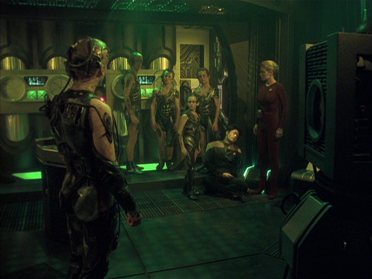extant_StarTrek_VOY_6x16-Collective_02989.jpg