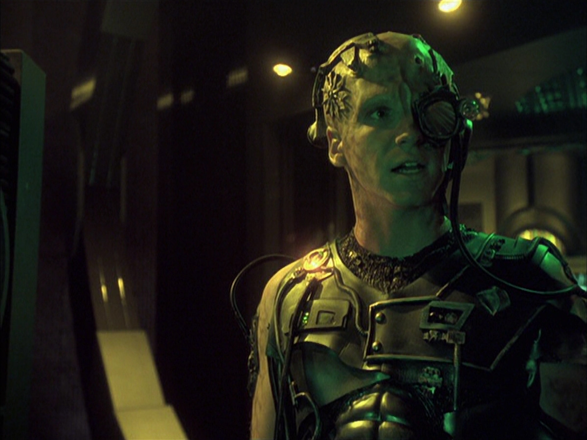 extant_StarTrek_VOY_6x16-Collective_02995.jpg