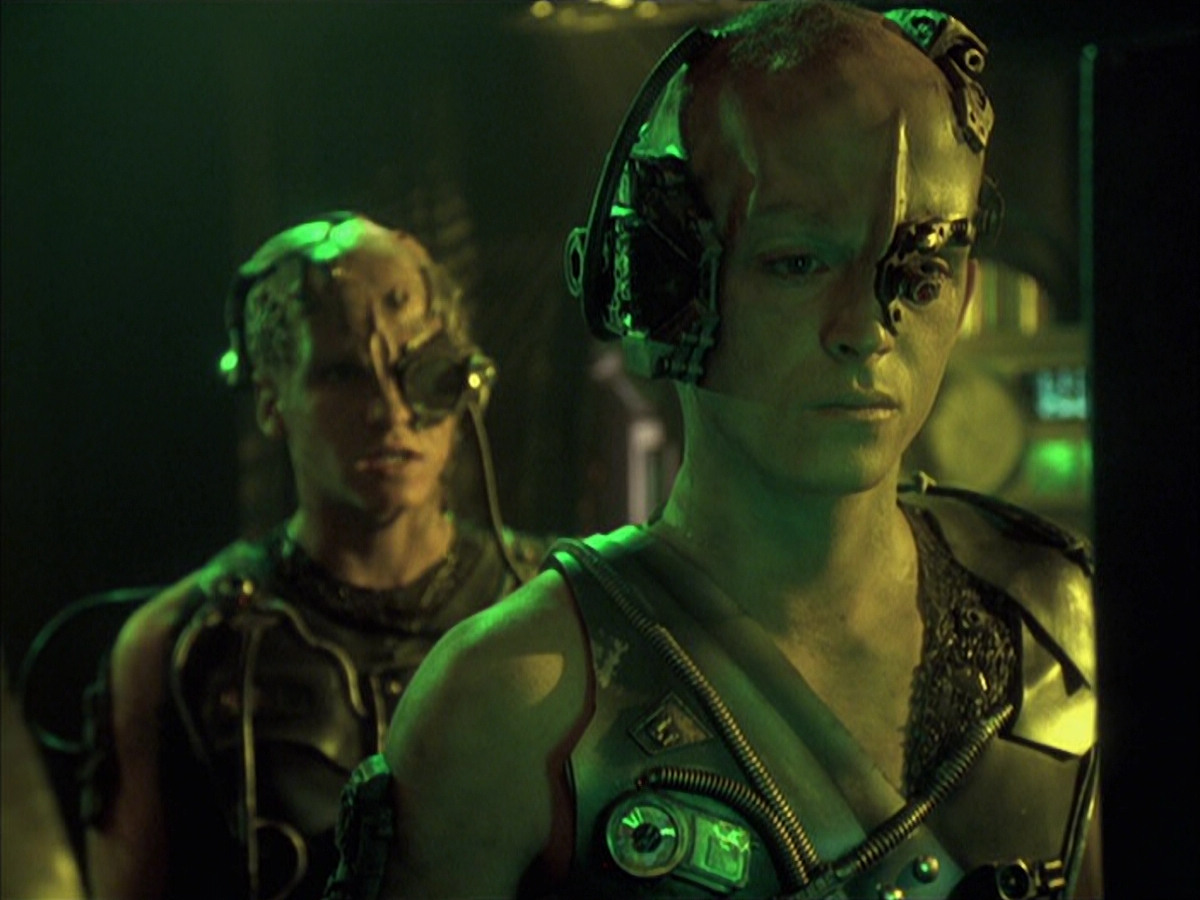 extant_StarTrek_VOY_6x16-Collective_03030.jpg