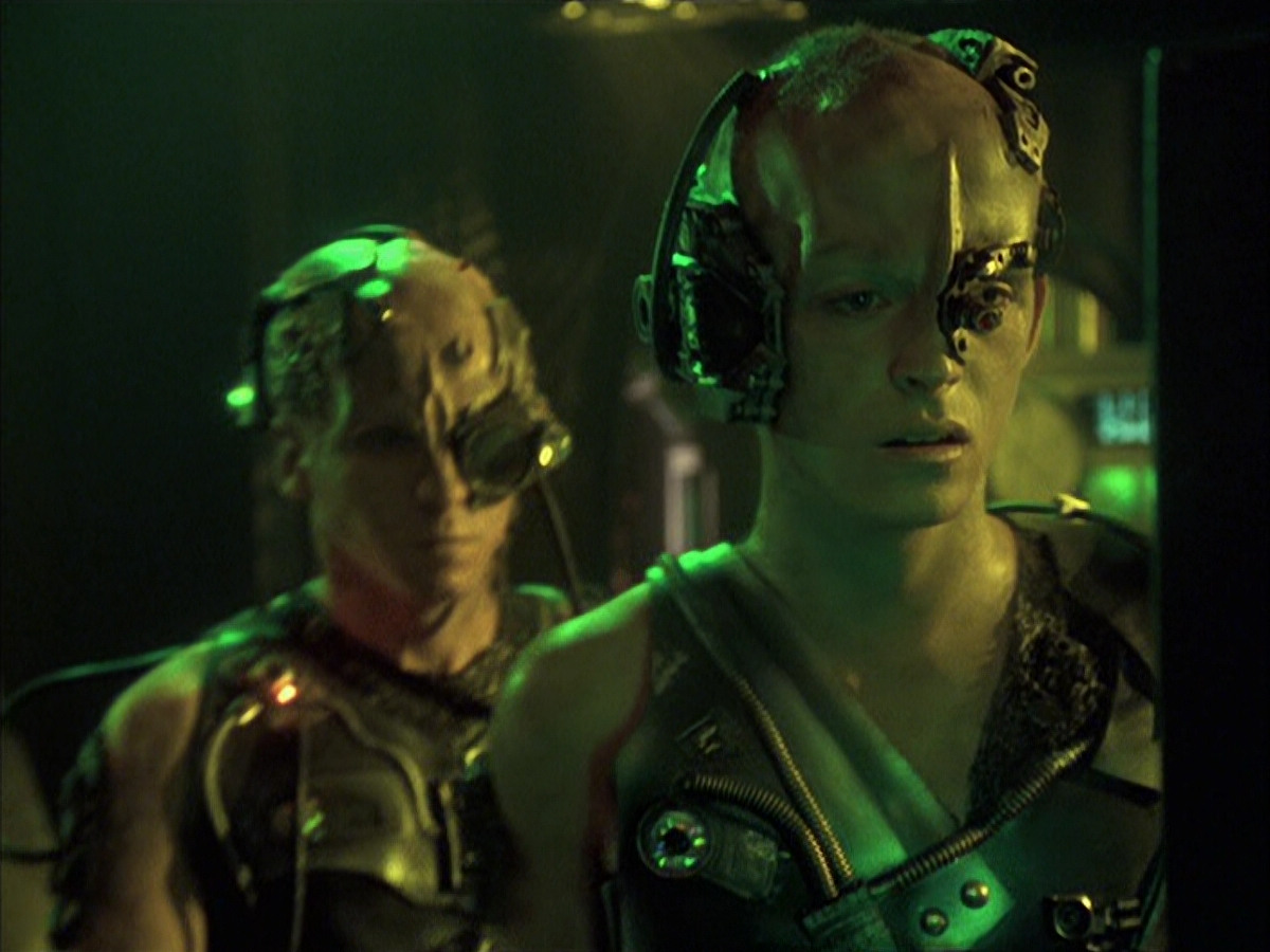 extant_StarTrek_VOY_6x16-Collective_03035.jpg