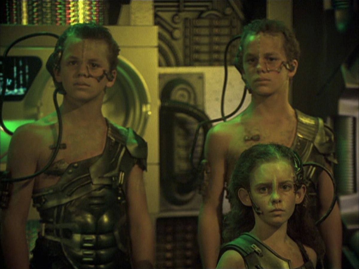 extant_StarTrek_VOY_6x16-Collective_03038.jpg