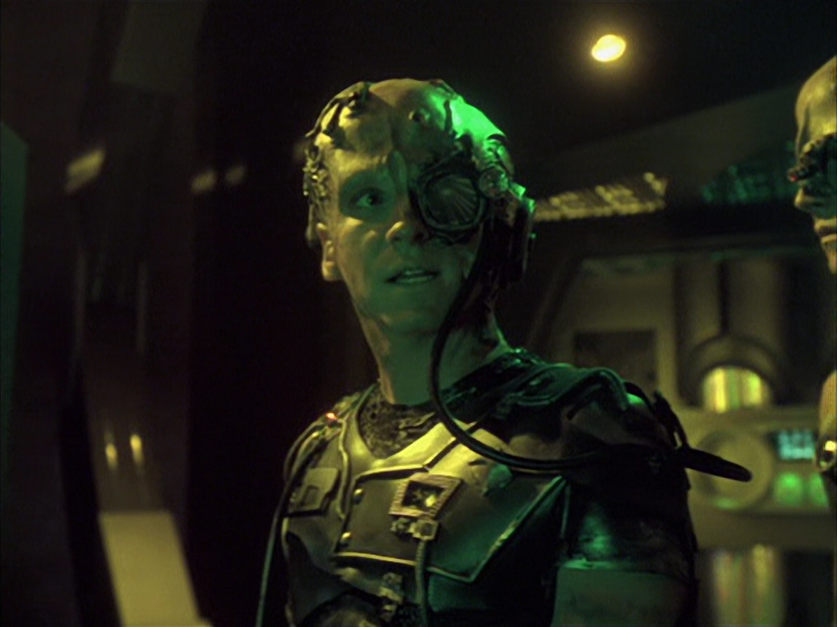 extant_StarTrek_VOY_6x16-Collective_03048.jpg