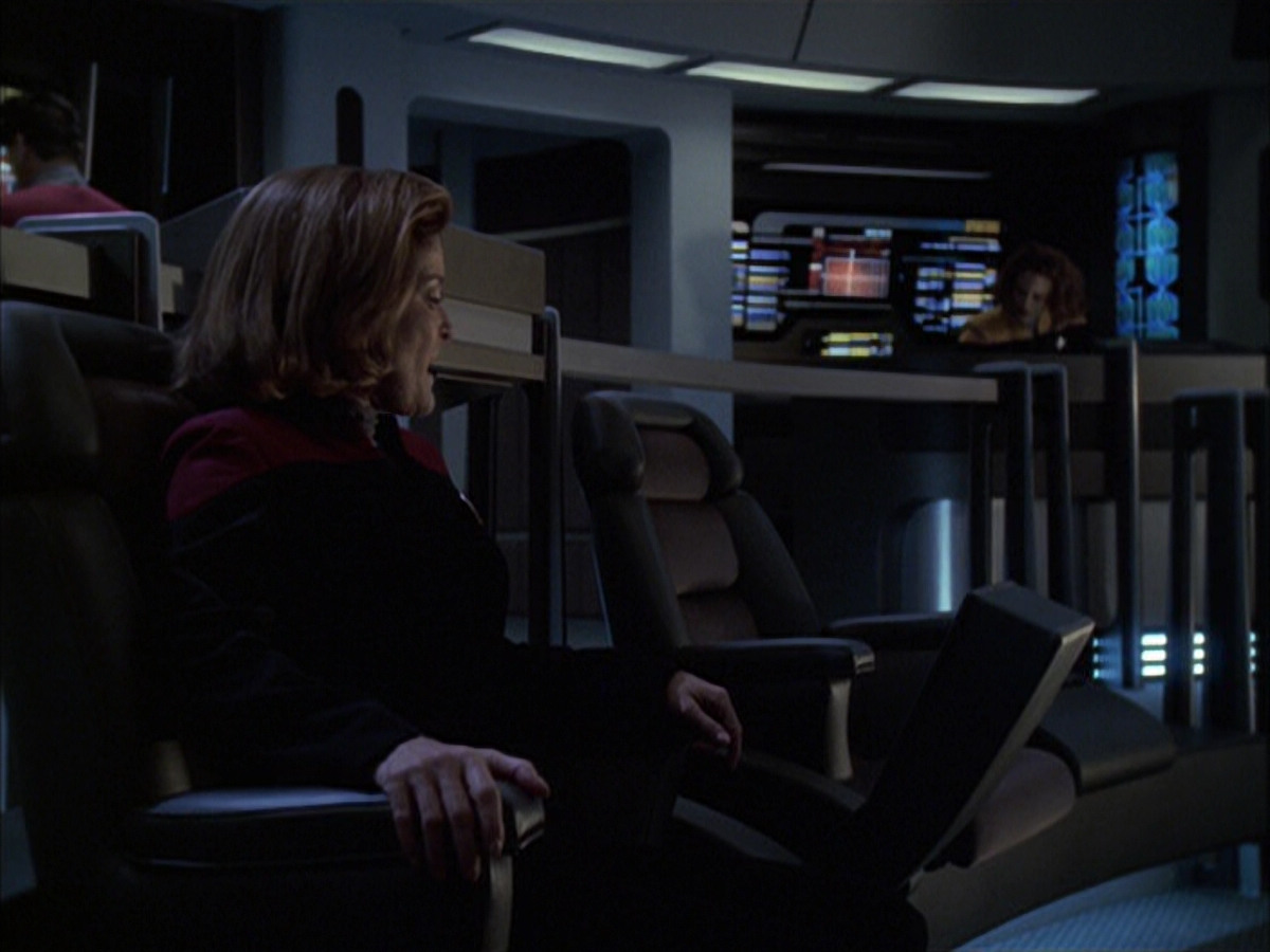 extant_StarTrek_VOY_6x16-Collective_03062.jpg