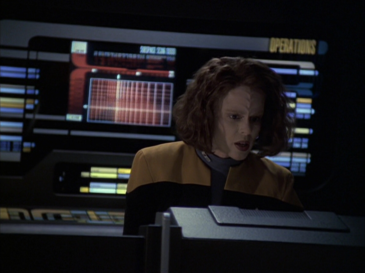 extant_StarTrek_VOY_6x16-Collective_03068.jpg