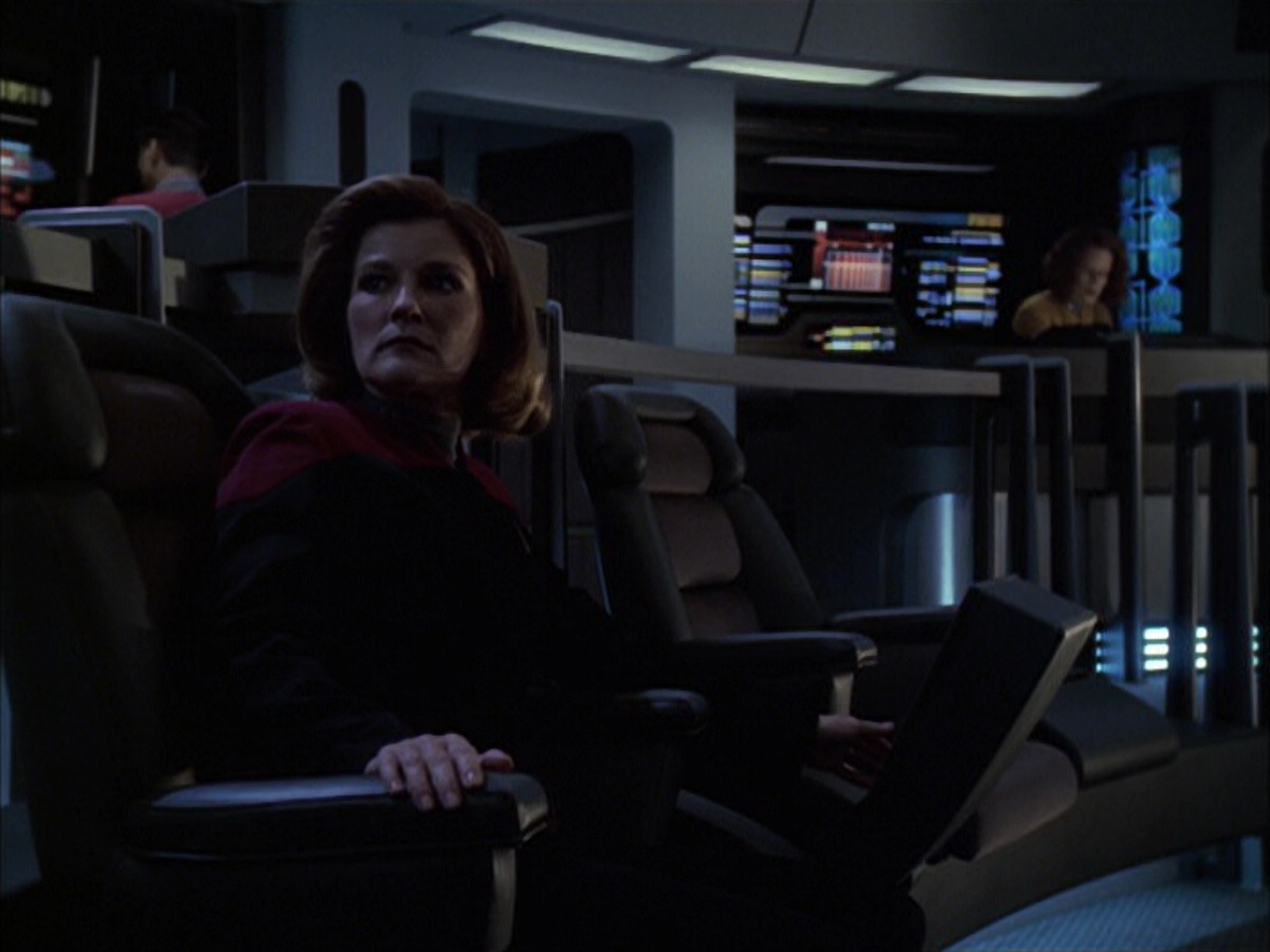 extant_StarTrek_VOY_6x16-Collective_03073.jpg