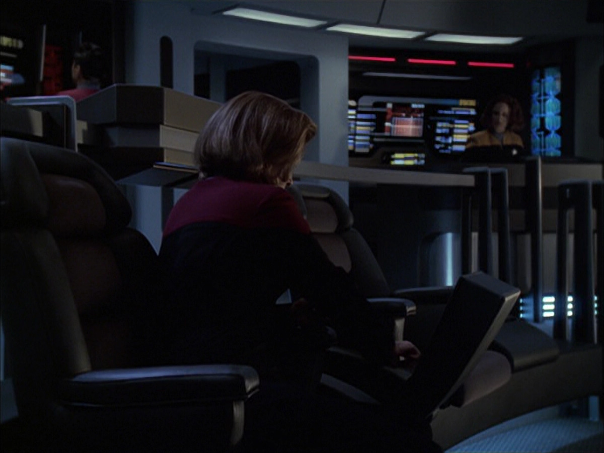 extant_StarTrek_VOY_6x16-Collective_03085.jpg