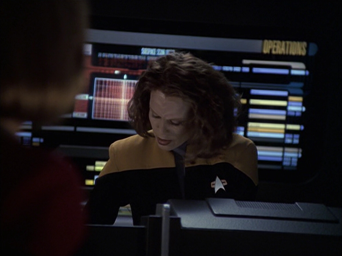 extant_StarTrek_VOY_6x16-Collective_03120.jpg