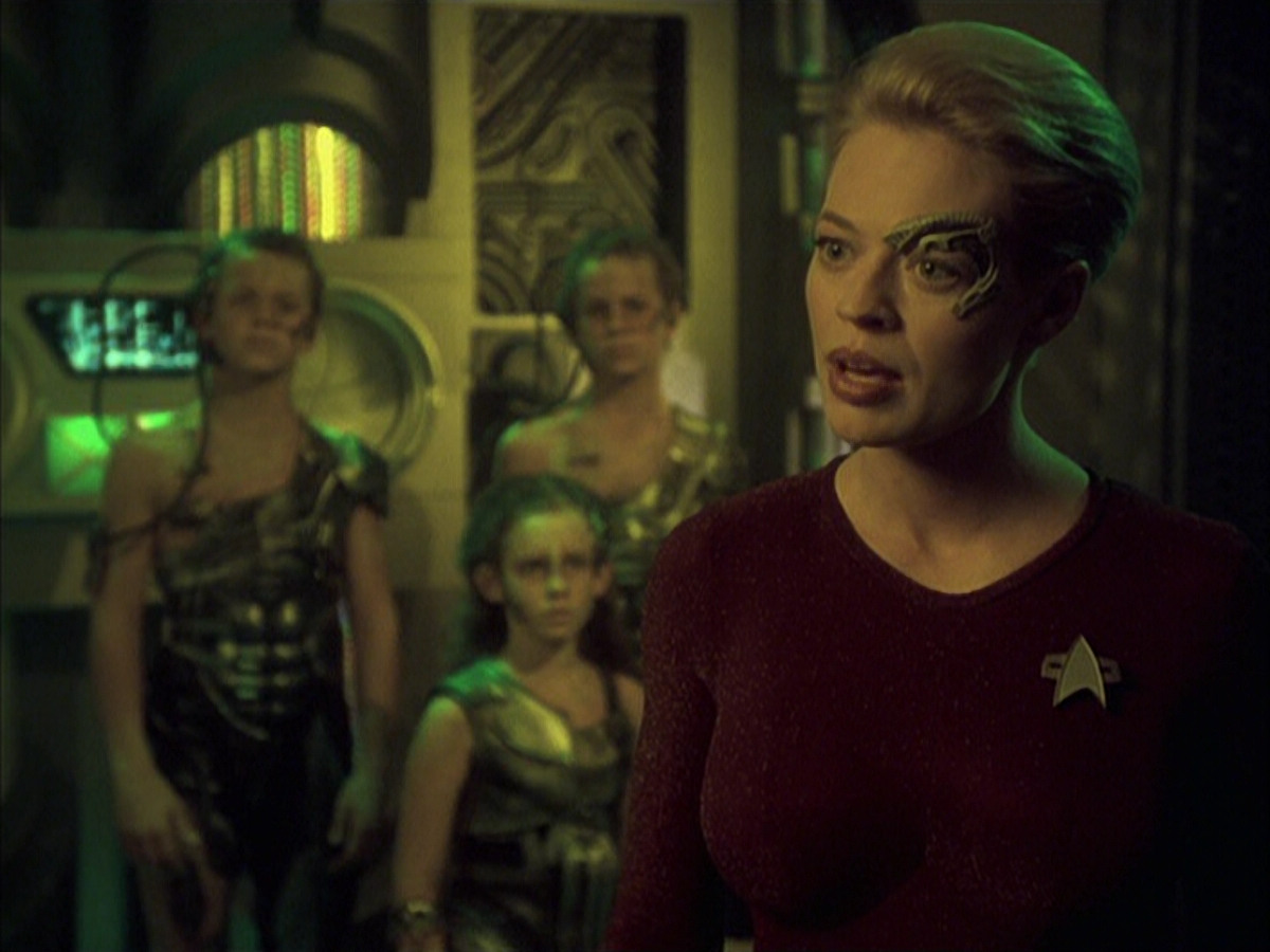 extant_StarTrek_VOY_6x16-Collective_03141.jpg