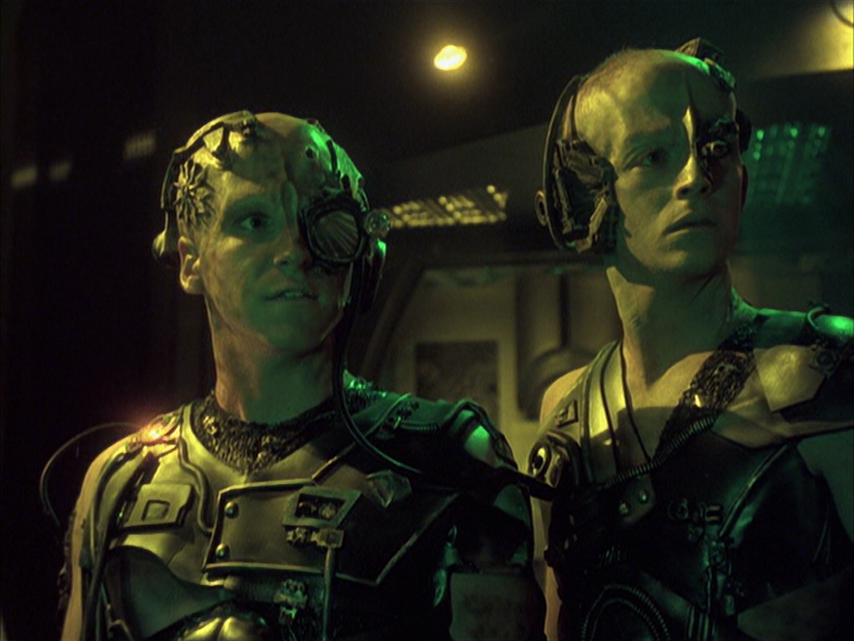 extant_StarTrek_VOY_6x16-Collective_03146.jpg