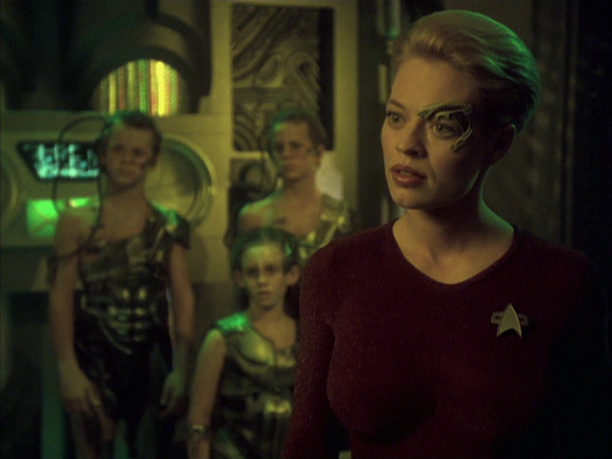extant_StarTrek_VOY_6x16-Collective_03147.jpg