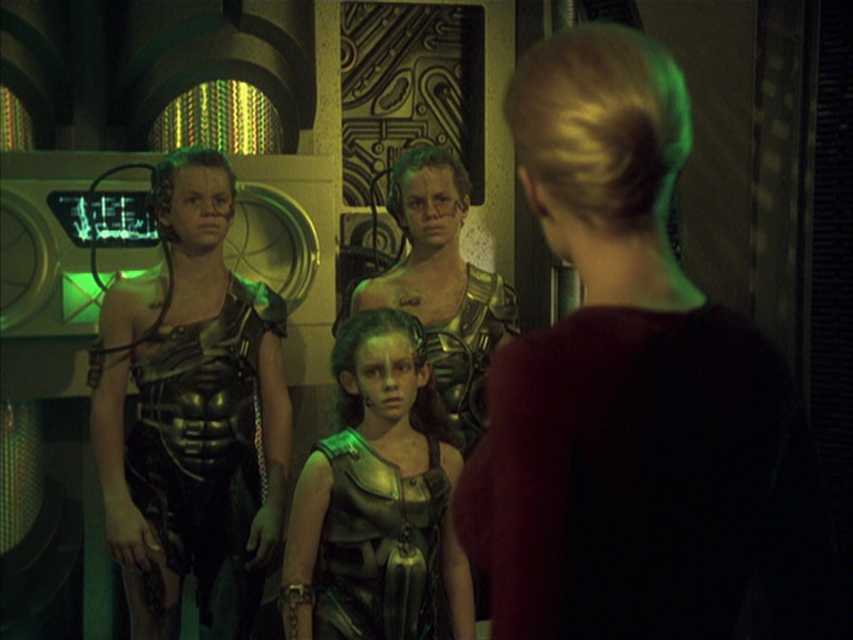 extant_StarTrek_VOY_6x16-Collective_03153.jpg
