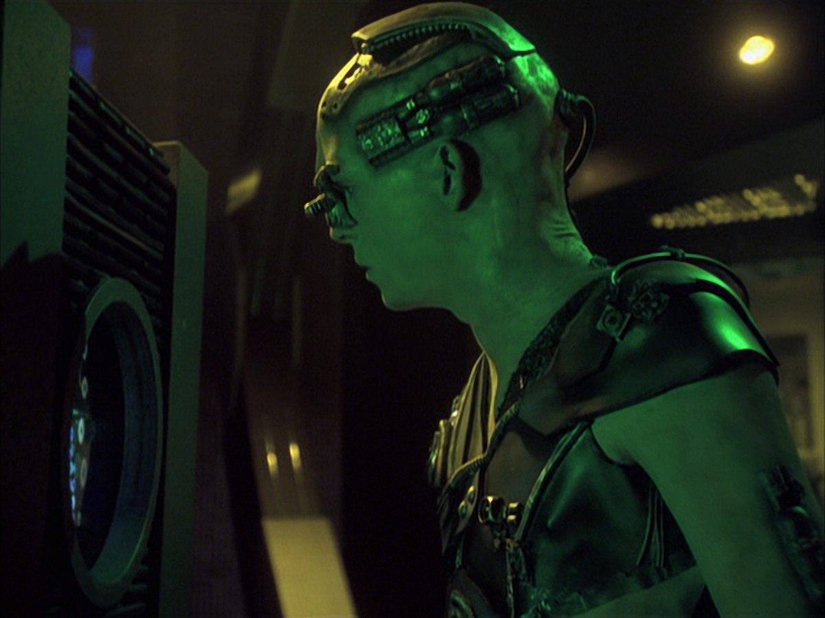 extant_StarTrek_VOY_6x16-Collective_03168.jpg