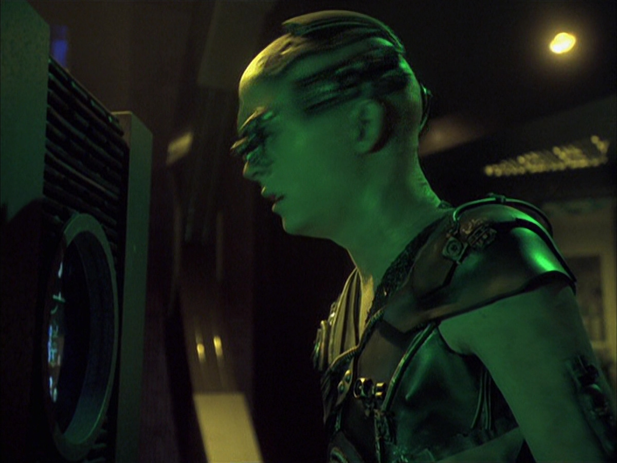 extant_StarTrek_VOY_6x16-Collective_03170.jpg